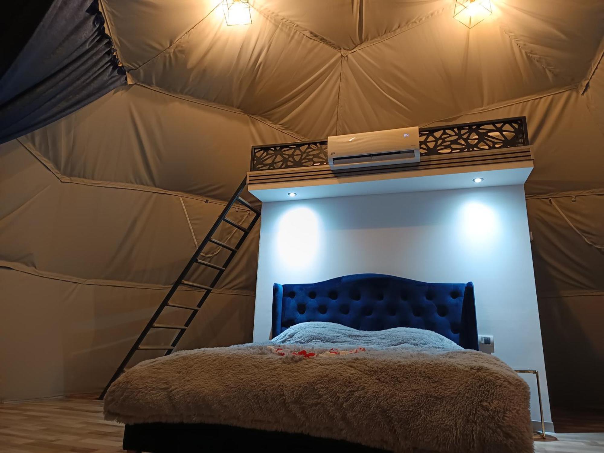 Sun Garden Glamping Domes Hotel Calimanesti Exterior photo